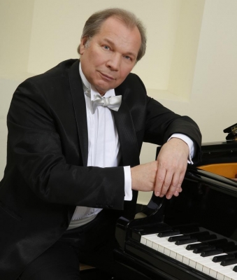 Маэстро Юрий Розум в благотворительном музыкальном салоне Юлии Жаботинской