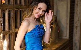 Настя Фишер - студентка!